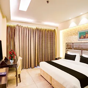 Super Townhouse Pitampura West Enclave Hotel